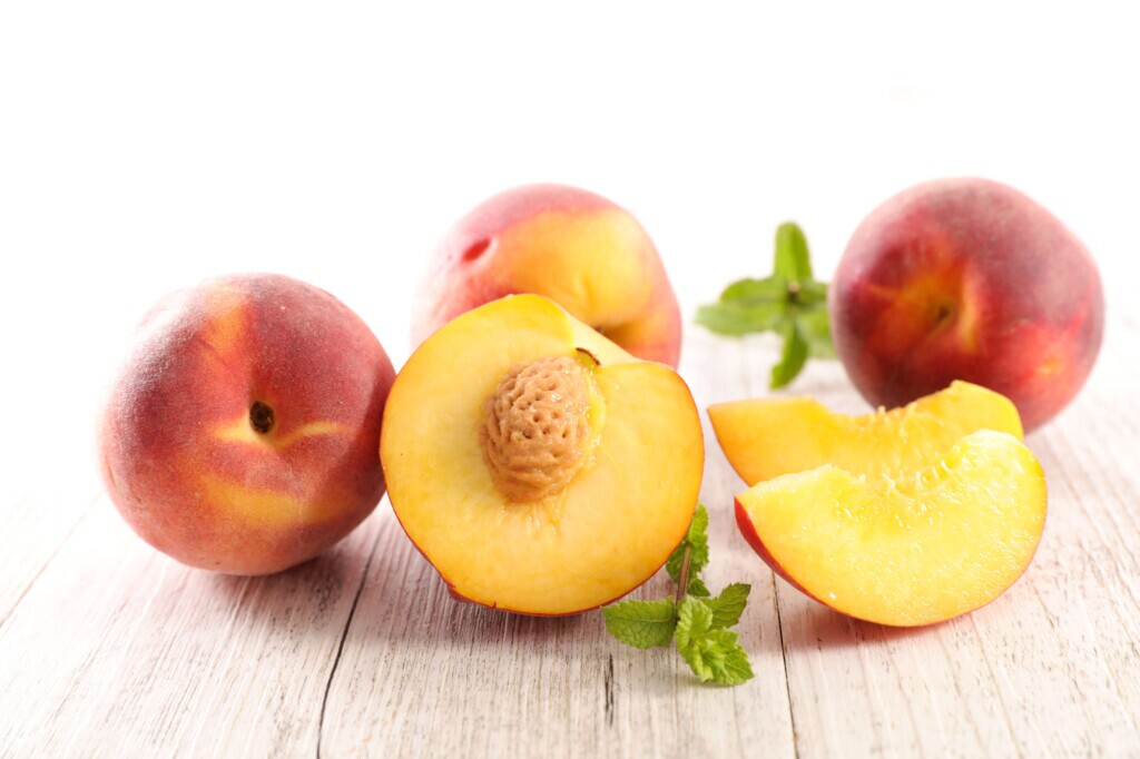 burger topping: cross-section of fresh peaches