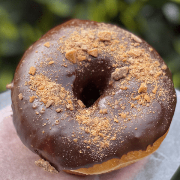 Harry and Heels chocolate skor donut